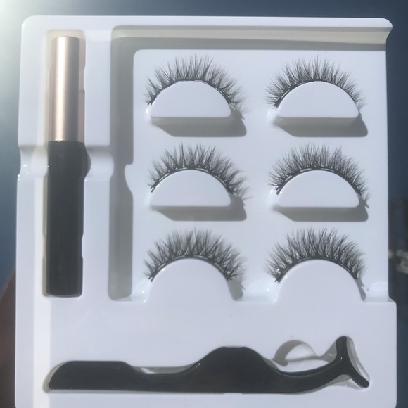 NATURAL Magnetic Eyelashes Kit w/ Eyeliner - Picture 2 of 10